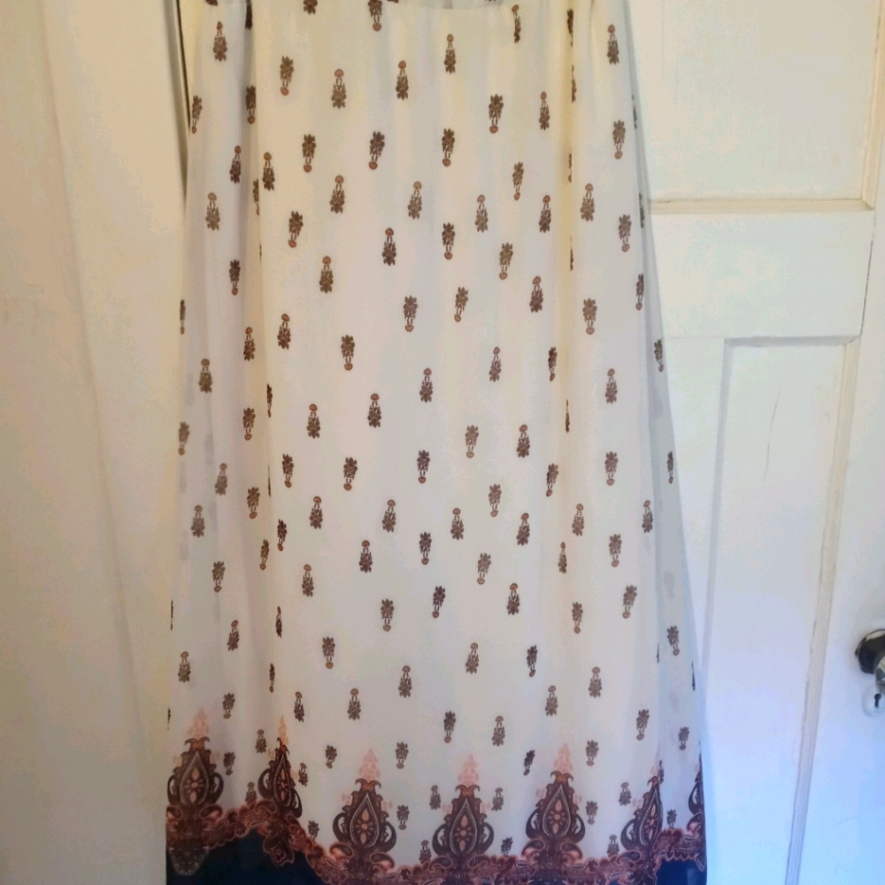 Long delicate skirt